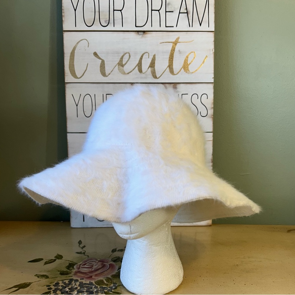 Kangol White Furgoria DIVA Wide Brim Angora Fur Bucket Hat